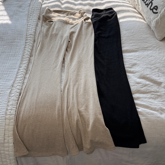 HALARA TWO PAIR Tan & Black Ribbed Flare Pants - Picture 4 of 6